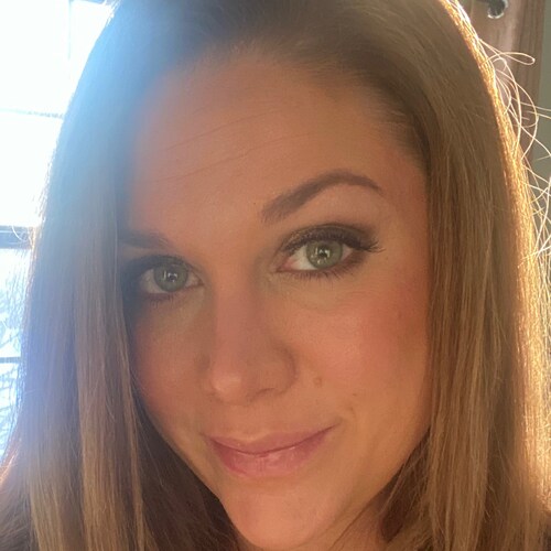 Wife, mama, chicken lady, doodle obsessor.  Freedom lover and wannabe homesteader.