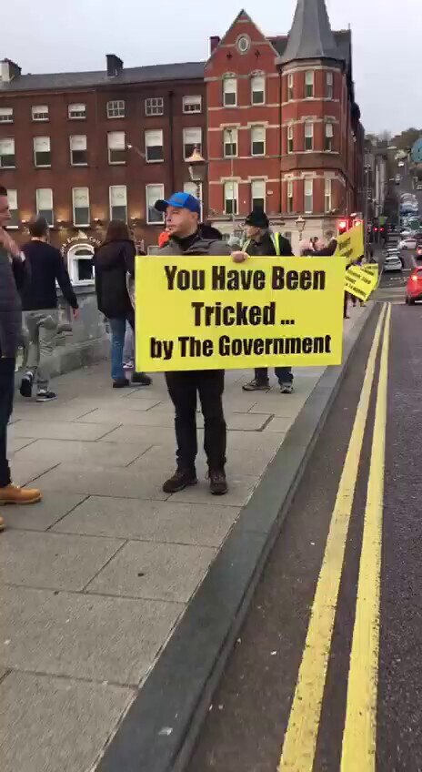 Roadside wake people up call... well done these people! ✊