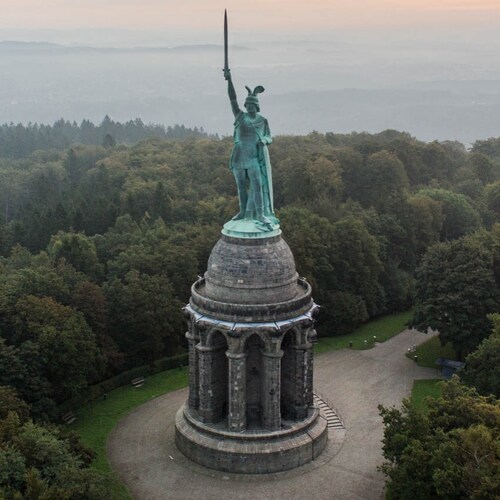 freiheitlich, patriotisch, konservativ