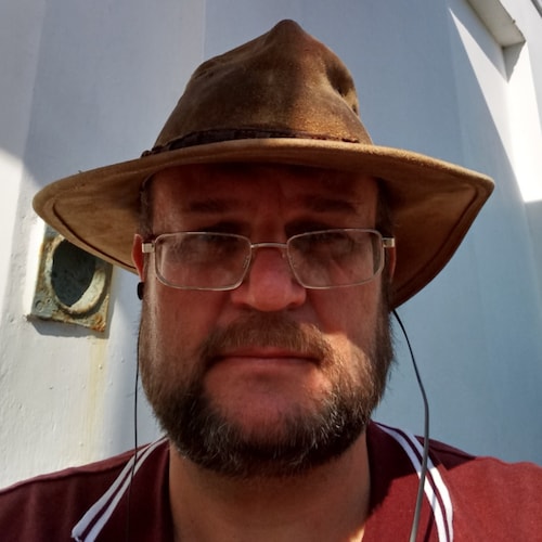 Love Trump, freedom and im a boer so if you hate boers its your problem , and i  suports Isreal and boer freedom stop fa...