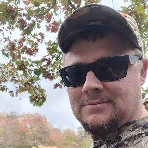 Christian ✝️ Trump Supporter🇺🇲Animal lover🐶Married to a beautiful and loving wife❤
