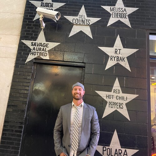 Trunkdrop CEO, Celebrity Fitness Professional, Manager of The Del Counts, and lover of Freedom.