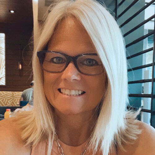 Christian, Jesus is Lord, Mom, Twitter @Alisonlagos3