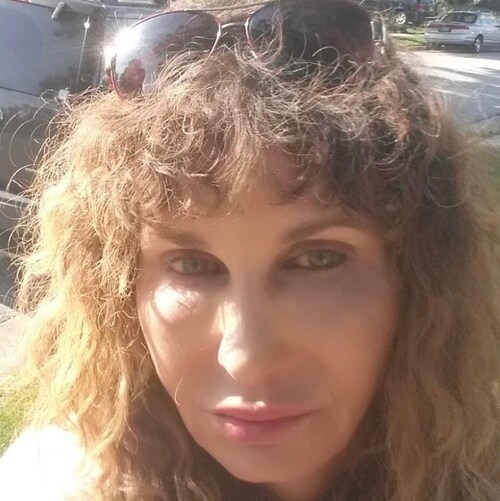 Trump2024🇺🇸 ProLife🇺🇸 IFBA Patriots 🇺🇸Freedom 🇺🇸PTSDsurvivor🇺🇸Conservative🇺🇸 Twitter handle @roses2112 #Blue...