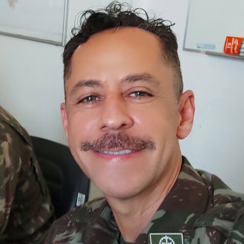 Capitão do Exército Brasileiro, Bacharel em Sistemas de Informação pela UNIESP-SP, cursos nas áreas de Gestão Financeira...