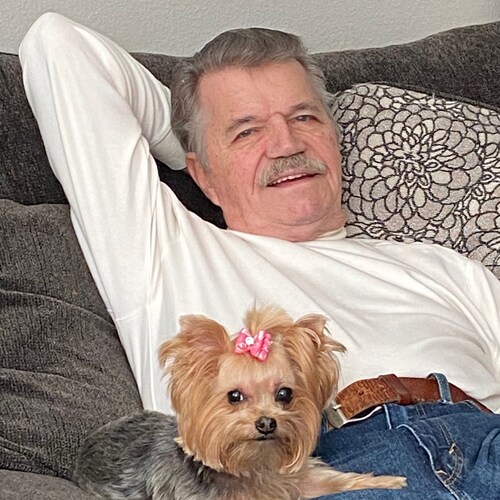 78 YO Vietnam Vet🇺🇸 God fearing Patriot 🇺🇸 Married 🍊Retired🧚🏽‍♂️ MAGA Trump Warrier 😎 “I Would Rather Live Free Then To Live Long!🍊