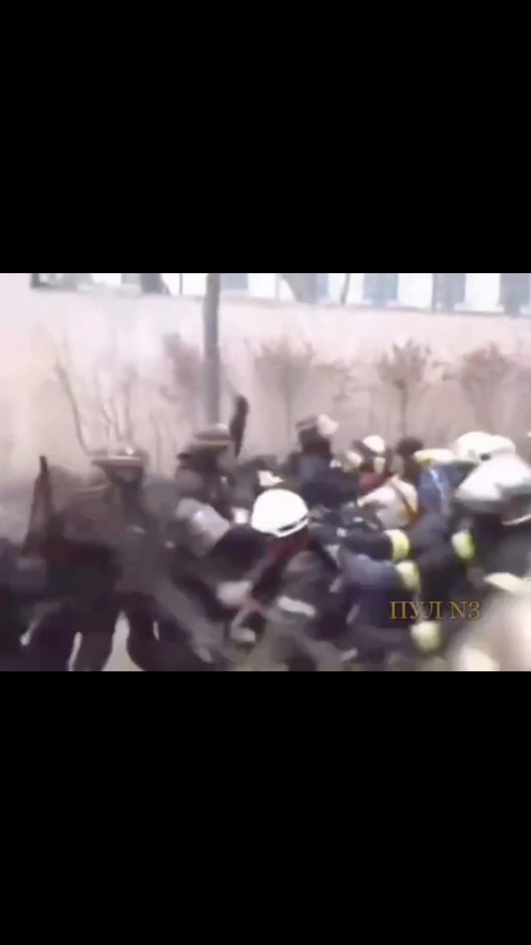 😂🇫🇷 French Riot Police 🆚 French Fire Fighters!