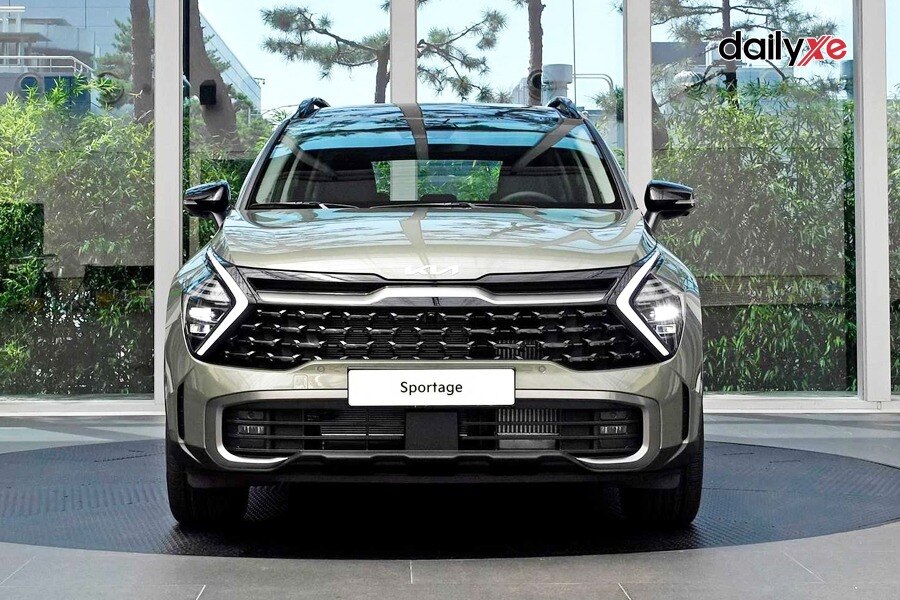 Bảng giá xe KIA 5 chỗ: K3 nhận ưu đãi 40 triệu đồng

Trong tháng 4, khách hàng mua xe KIA 5 chỗ K3 được Thaco tặng ưu đãi tới 40 triệu đồng tùy phiên bản. Hiện tại, mẫu xe K3 đang được Thaco lắp ráp và phân phối tại Việt Nam gồm 5 phiên bản: 1.6 Deluxe có giá 619 triệu đồng, 1.6 Luxury có giá 669 triệu đồng, 1.6 Premium có giá 709 triệu đồng, 2.0 Premium có giá 739 triệu đồng và 1.6Turbo GT có giá 819 triệu đồng.

Trong tháng 4, khách hàng mua xe KIA K3 sẽ nhận được ưu đãi giảm giá từ 20 - 40 triệu đồng tùy phiên bản, tương đương 50% lệ phí trước bạ và quà tặng 1 năm bảo hiểm vật chất (có thể quy đổi). Tham khảo ngay giá KIA 5 chỗ tại: https://dailyxe.com.vn/tu-van-mua-xe/bang-gia-xe-kia-5-cho-36243d.html với nhiều ưu đãi mới nhất.