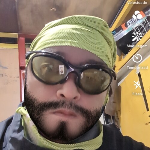 Descendente Japonês, nascido no Brasil, SP, cidade de SP, ZL São Miguel Pta.. Patriota e Corinthiano.