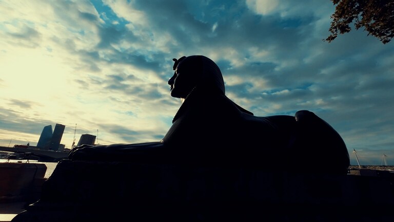 "🌅 Capturing London's Dawn: Sun-kissed Sphinx on the North Bank of the Thames River, Nokia 8.3's lens by #2Boomers. Embracing the tranquil beauty of early
