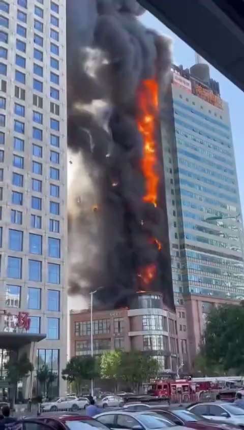 天津海光寺（新天地大廈）大廈失火，其中有平安銀行
