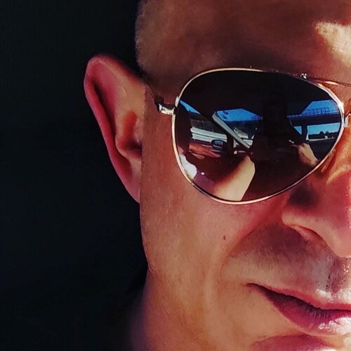 Dobro jutro i ovog dana cvrkuću vrabci,i vrane mi po autu kenjaju..

A vi kako ste ...