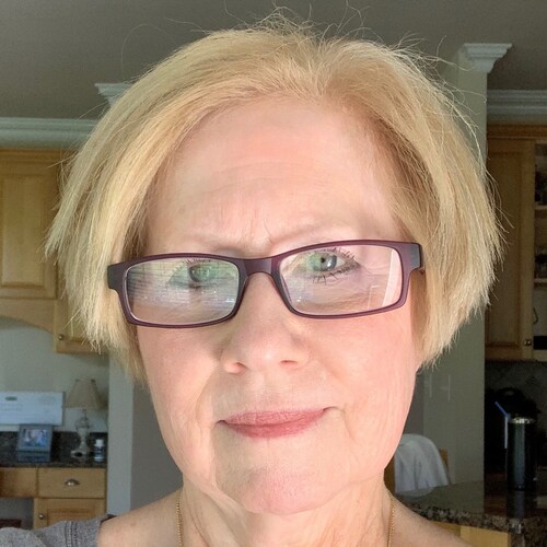 Wife, mom, Christian, political junkie, War Room fanatic, deplorable, lover of 80s classic rock