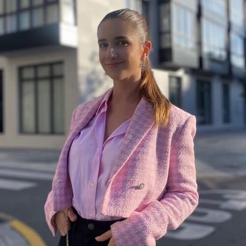 PORTFOLIO MANAGER STOCK PICKER?
STOCK INVESTMENT DECISION ANALYST
FINANCIALS JOURNALIST INFO CRD#: NFT CONSULTANT BINARY...