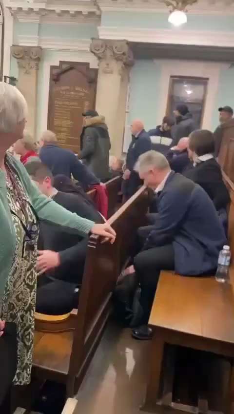 It wasn't just Rochdale council meeting being dictated by islamists last night, Walsall the same.

M...