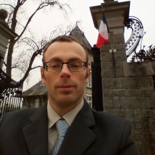 La constitution N°6 ,  VinSouffleux  .
Soit la France redevient libre, soit elle reste une  #dictature . 
Il n'y a pas...