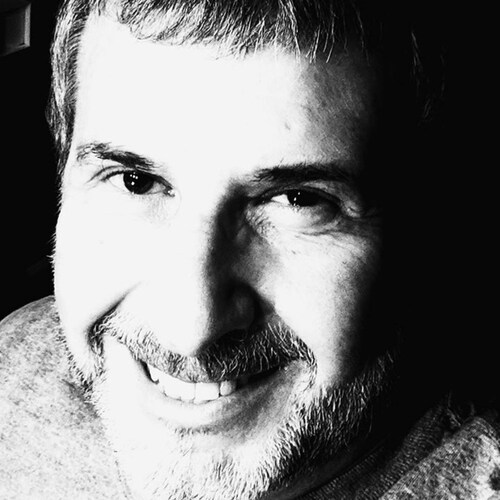 Irreverent, sarcastic, patriotic, history and Hungarian Vizsla kook.