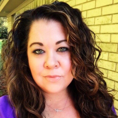 Christian ✝️ Wife 💍 ❤️ Mother 💕 Family Nurse Practitoner 💉 LSU Tiger Fan 💜💛 Deplorable 😜      Proverbs 3:5