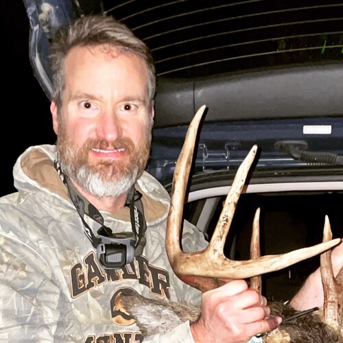 Conservative, Hunter, Pro 2nd Amendment.   Sick of all the government and media lies.   We’re not gonna take it anymore.