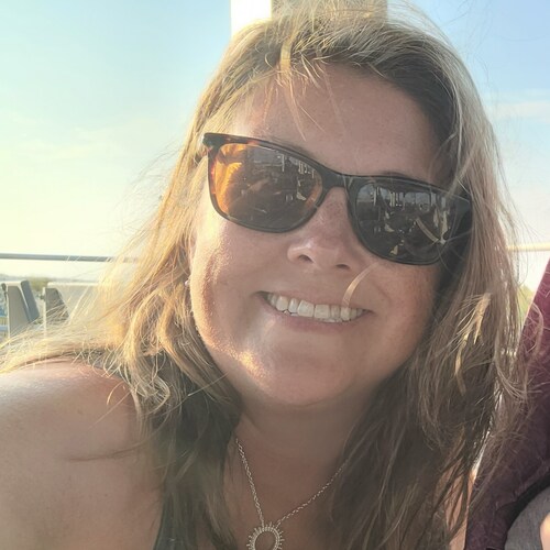 Wife, Mother, Conservative, Accountant, Hanson fan