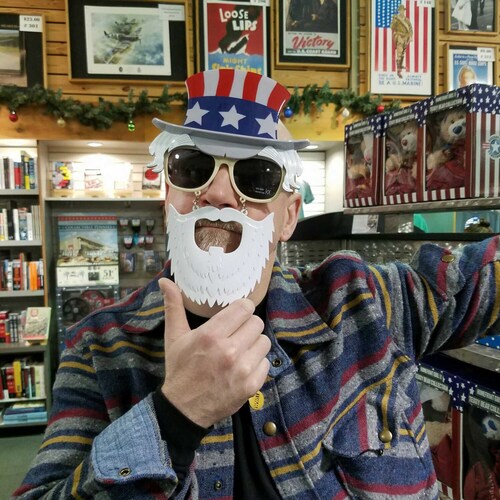 Christian, Patriot, Veteran, Constitutional Conservative. Personal liberty is what makes America "America". Don't ever forfeit it! 😤