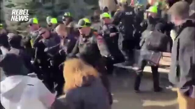 Antifa attacked the anti Coronavirus tyranny protesters in Calgary today, thankfully they got splatt...