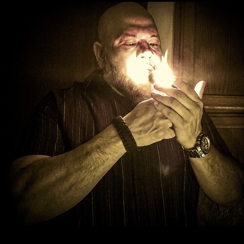 Living free in Texas. Former Private Investigator Former Fugitive Recovery agent. American/Latino Amateur comedian.