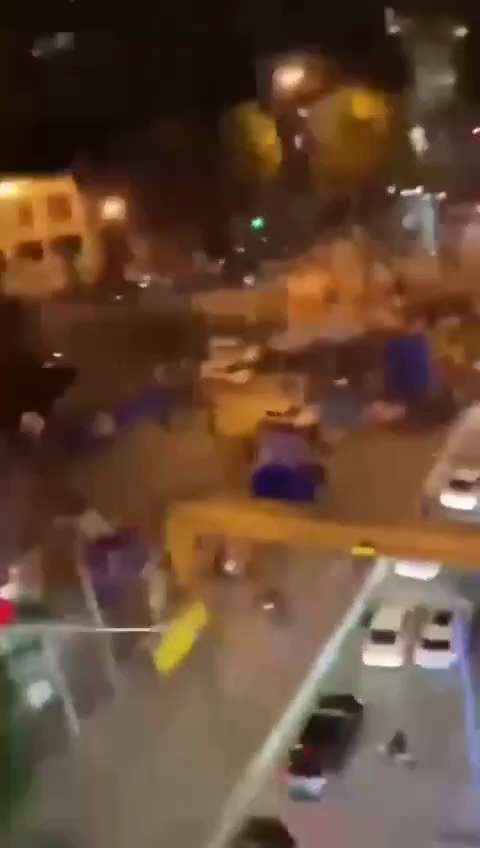 【法国国际广播电台转发的消息：武汉开枪了】

 --Chloe蔻依

#外媒 #武汉 #开枪 #华盛顿DC农场 #DC政经 

https://twitter.com/RFI_Cn/status/15...