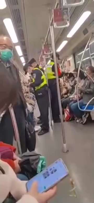 【如果你被喝茶，请一定记住以下几点。
      一、你要记住，如果警察没有他想要的口供，要入刑就必须把其他证据做得非常扎实，如果有口供，他就不需要把其他证据做扎实。
      二、喝茶时，要求对方...