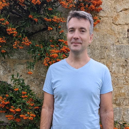 Supporting free opinion, moral decision and philosophy of a minimal state. Independent technology advisor