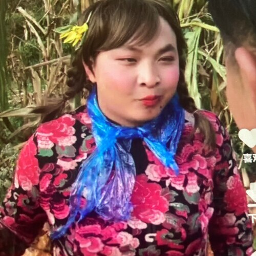 Oh, it's really beautiful! Cultured! Can make sauerkraut! Simple and hardworking!

Cuihua, is there any sauerkraut?