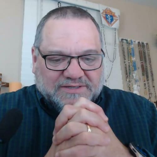 👉 Rosary podcast host
👉 Rosary extremist
👉 Rosary artisan
👉 3rd Degree Knight of Columbus
👉 Catholic
👉 husband/father/grandfather/etc
🙏📿♱