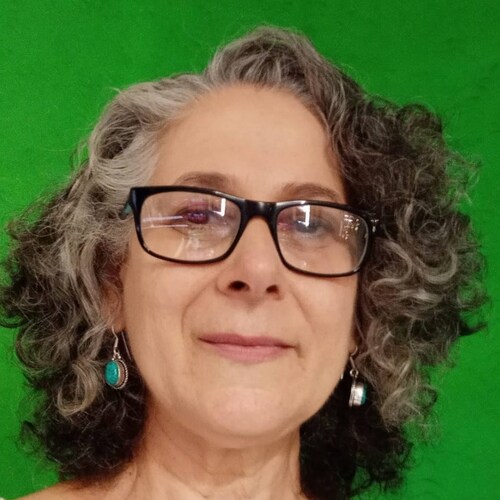 Brasileira, conservadora, cristã, com fome e sede de Deus e da Sua Justiça.