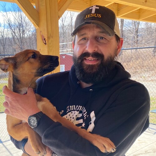 AAA AND REAL ESTATE 🏡 business. Conservative, Dog lover . True Patriot 🇺🇸🇺🇸 . Big time Rush Limbaugh fan. 🇺🇸🇺🇸�...