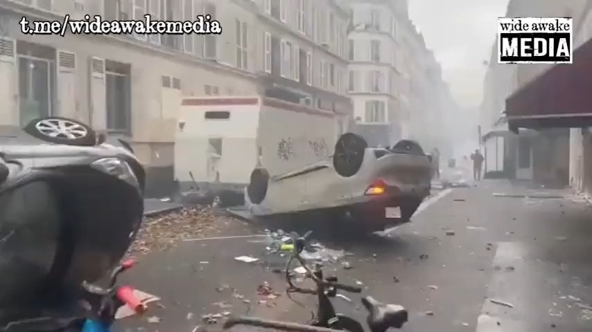 Meanwhile In France The People Are Still Fighting ...