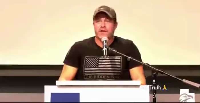 Tim Ballard (fondateur et PDG de "Operation Underground Railroad", une organisation international qu...