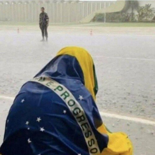 Me herói usa verde e amarelo