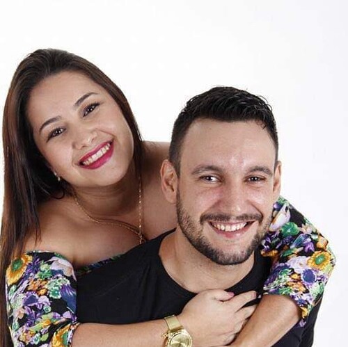 Empreendedor digital marketing e venda on-line de diversos produtos