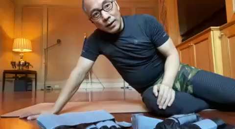 20210221文贵先生GETTR²：很多战友发信息问七哥的腿疼痛好了……是用什么办法治好的……七哥录制一个视频．展示一下！大家在视频中，你们看到我的腿不是直的没有问题，腿，但只要你坚持住加强腿部的这...
