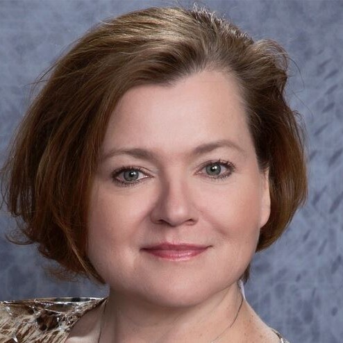 Just a freedom loving woman, Patriot and arbiter of TRUTH...Proud to be an American and Love Jesus, my Lord and Savior!!