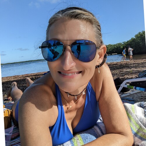 Daughter of the King of Kings, servant of the Most High, Jesus Christ!
Transformational life coach, Christian counselor,...