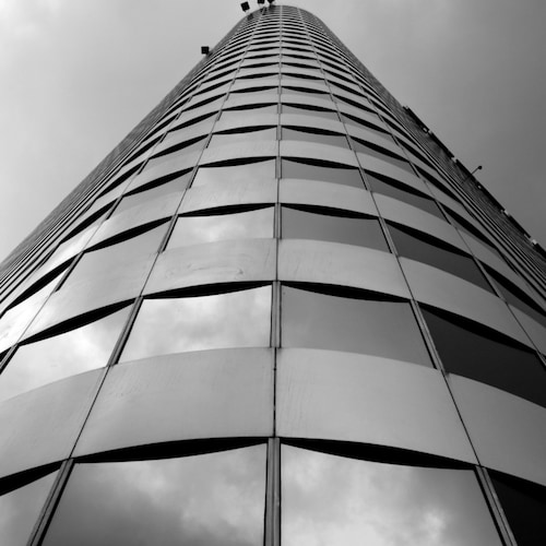 Focused on photography and the Americas, mining, and proudly conservative