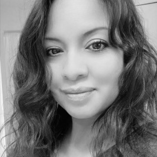 Truth Seeker. Proverbs 4:7. Radically transformed by Jesus. Latina standing for Freedom. 💕🇵🇪🇺🇸