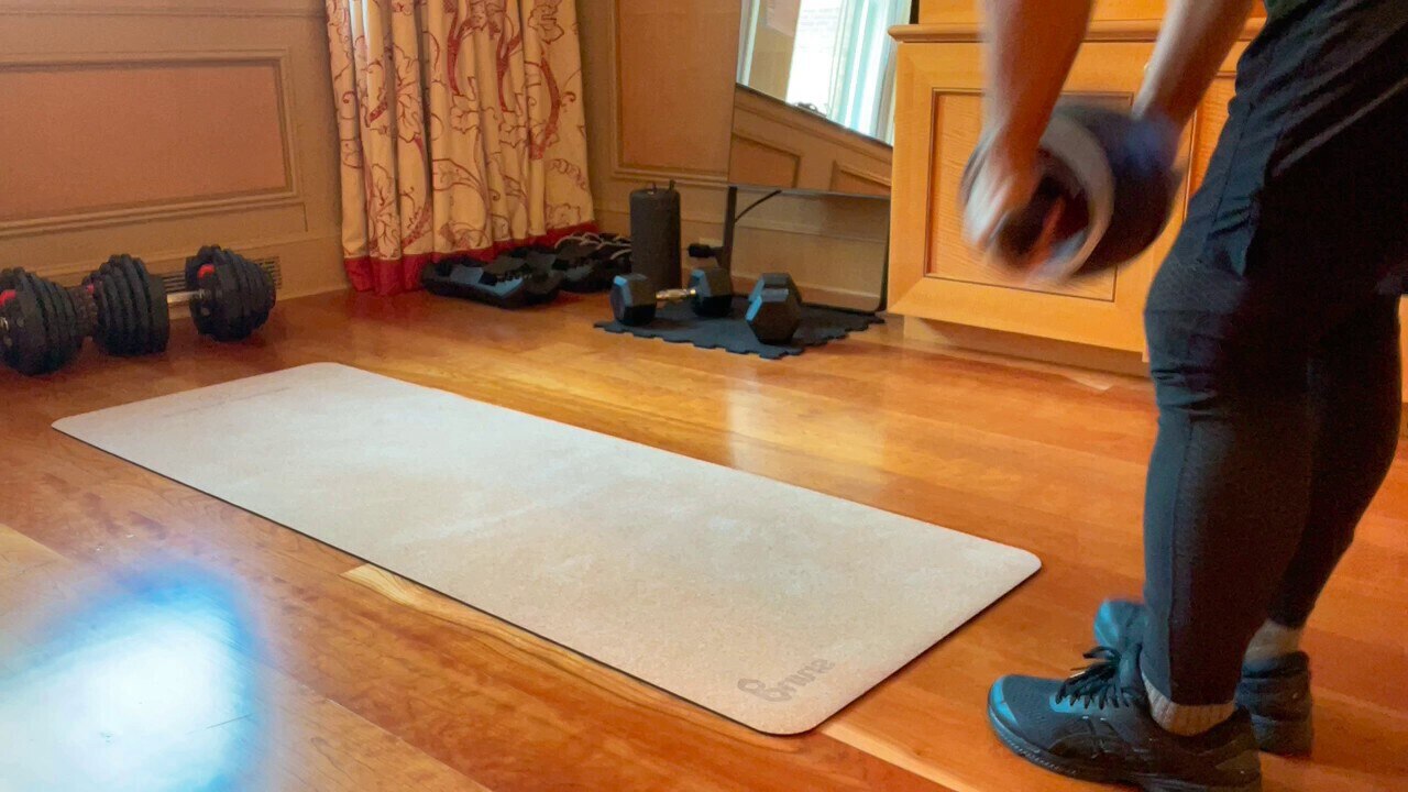  11月16好：尊敬的战友们好，你们健身了吗？你们传播C C P病毒．香港危机．疫苗解药的真相了吗？