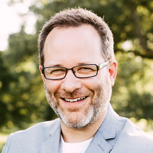 Wedding Photographer. Speaker of truth. Patriot.