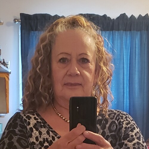 Mature Christian Woman who loves 💘 God, Bible, Family and Country in that ♥ order..