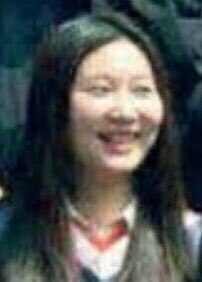 貼一些我比較感興趣的照片：
習明澤，又名李木子，習近平女兒，照片是最真實的照片，畢業照的照片
，輪廓清晰可見，跟她的老爹習近平一模一樣，一張豬頭臉。
雖然早就參政議政，也就內鬥內行，畢竟掌握國家機器，...