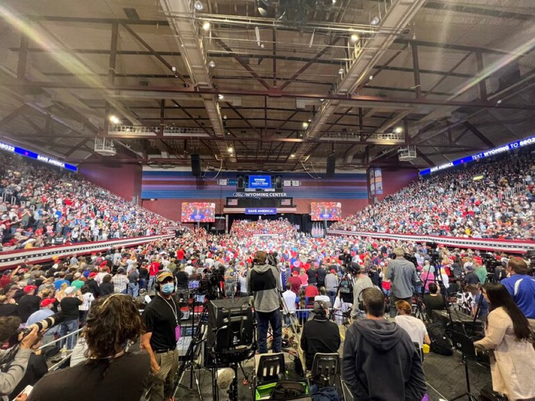President Trump drew the LARGEST crowd in Wyoming history today!
Earlier this year he drew the LARGEST political event crowd in Texas history.
The MAGA m
