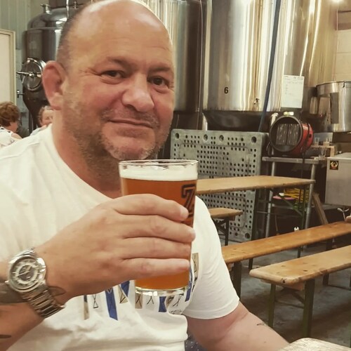 Right wing Populist & Nationalist. Proud Brit and love Rugby, cricket & Soccer. Bath R.F.C & Cornish Pirates supporter, also avid follower of Tottenham Hotspur.