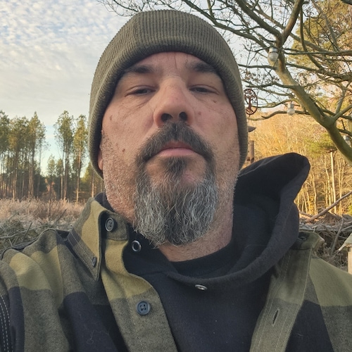 Husband ,Dad, American Patriot, SBO,Auto Mechanic,Truth Seeker.